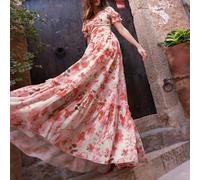 Questo elegante abito maxi in chiffon stampato presenta un design off-the-shoulder, con rifiniture arricciate sulle spalle e maniche corte a palloncino, che valorizzano la vita. L'orlo dell'abito con