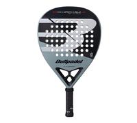 Bullpadel Migliora il gioco dei giovani con HACK JR 26 La racchetta da padel HACK JR 26 di Bullpadel è progettata per i futuri campioni. Leggera e resistente, offre ai bambini il massimo controllo e p