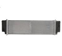 Raffreddatore dell'aria di sovralimentazione NRF 30982 per 5 (F10) 2 2010-2014