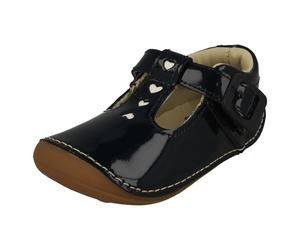 Ragazze Clarks pelle Lucida Pre Walker Dettaglio Cuore Scarpe Casual Tiny Beat T