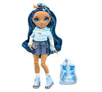 Rainbow High Jr. High - Skyler Bradshaw - Bambola alla Moda Blu da 23cm con Vestito e Accessori - Include Zainetto Apri e Chiudi - da Collezionare o Regalare - età: dai 6 Anni in su
