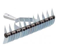 Rastrello areatore per prato