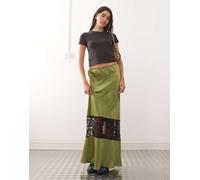 Reclaimed Vintage - Gonna midi in raso verde oliva con inserto in pizzo 36