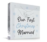 Red Ocean Cartello con scritta "Our First Christmas Married Sign For Couple Mr And Mrs Husband and Wife" Marriage Marriage For New Husband Wife Christmas Decoration Keepsake