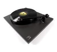 Rega - Giradischi Planar 1 Plus con finitura bianca opaca, cartuccia al carbonio Rega e pre-amplificatore stage/phono incorporato, Versione 2021.