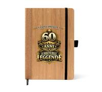 Regali Pazza idea Notebook A5 copertina bambù e dorso sughero - Segnapagina e chiusura elastica - scritta la vita comincia a 60 anni Nascita delle leggende - regalo compleanno Festa coscritti