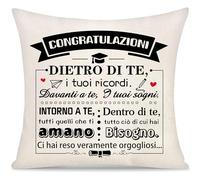 Regalo di Laurea Copricuscino per Donna Uomo Ragazze Copricuscini da Figlia Figlio Sorella Amica Compagno di Classe Congratulazioni Regali di Ispiratore Natale Compleanno Dietro di te i tuoi Ricordi