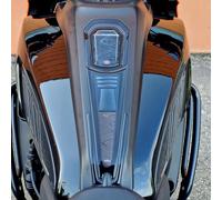 Resin Bike Adesivi Moto Compatibile con Harley Davidson Pan America 1250 2020-2025. Protezioni Paraserbatoio da Urti e Graffi. Adesivi Resinati con Effetto 3D Made in Italy