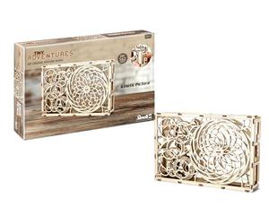 Revell Tiny Adventures 00613 - Quadro cinetico in legno con meccanismo elastico e chiave di avviamento, lunghezza 34 cm
