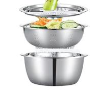 Rice vegetale di riso che lavato lo scolapasta e drena il bacino per le