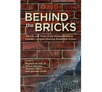 Richard W. Hill Sr. Alison Norman Thomas Peace Jenni Behind the Bric (Tascabile)