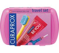 Curaprox Travel Set Pink Cofanetti spazzolino pieghevole CS 5460 Ultra Soft 1 pz. + dentifricio Be You Challenger Gin Tonic & Persimmon 10 ml + spazzolino interdentale 2 pz. + porta spazzolino interdentale 1 pz.