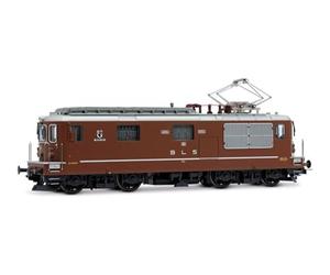 Rivarossi HR2959S BLS, Re 4/4 181 'Interlaken' Lungo con figurina del Pilota, Logo e Numero con Spesse Decalcomanie cromate, EP; IV, con decoder DCC Sound Locomotiva elettrica
