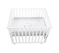 roba Box Rettangolare per Bambini Indiebear - 75 x 100 cm - con Materassino e Ruote con Freni - 3 Altezze Regolabili - 0-24 Mesi - Legno Laccato Bianco