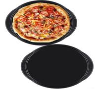 Robusti vassoi per pizza in acciaio al carbonio dotati di comode maniglie, garantiscono una transizione senza sforzo dal forno alla tavola senza fuoriuscite