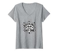 Rocking It Since Day One Retro Music Lovers Citazione Maglietta con Collo a V, Donna, Grigio Melange, S