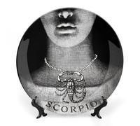 ROTOOY Piatto Lina Cavalieri, Piatto Decorativo da Parete, Decorazione da Appendere alla Parete con Piastra Facciale Misteriosa, Staffa Inclusa E Gancio A Molla Speciale,Scorpio,10inch