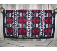 Rotto Freccia Show Coperta - 38 x 34 (Base Nera/Rosso Accenni)