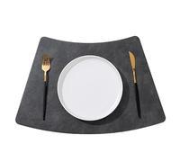Round Table Placemats Set of 4, Faux Leather Wedge Heat Resistant Wipeable Washable Table Mats for Dining Outdoor Indoor(Nero)