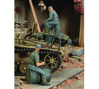 Royal Model RM154 - 1:3 5 German Equipaggio Refuelling tank-2 Fico WWII -