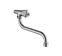 Rubinetto a parete per un'acqua, bocca orientabile, finitura cromo lucido.