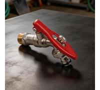 Rubinetto antifurto in ottone con sistema di blocco integrato per la protezione dell'approvvigionamento idrico in Per giardini, aree di servizio e installazioni esterne (B)