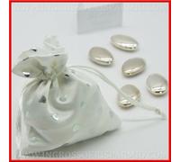 Sacchetto in tessuto bianco con chiusura a tiranti laterali decorato da cuoricini effetto pois color argento - Bomboniere anniversario,venticinquesimo,nozze d'argento,confettate(48 pz. senza confetti)
