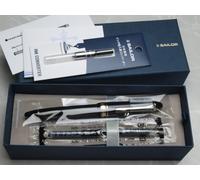 Sailor Profit Light Gold Trim 14K Medium pennino fine 11-1038-320 con convert...