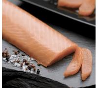 Salmone a lenta affumicatura Calvisius: prelibatezza dal sapore delicato e intenso, lavorato con cura secondo il metodo tradizionale. Confezione da 320 gr SENZA SCATOLA REGALO