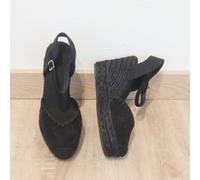 Sandali con plateau e zeppa da donna **Breve descrizione:**Espadrillas da donna con zeppa, fibbia e decorazioni in metallo. Il loro design elegante e confortevole è ideale per la primavera e l'estate.