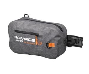 Savage Gear AW Sling Rucksack - Zaino da pesca impermeabile per trampolieri, pesca con esche artificiali e avventure all'aperto, cinghie di trasporto ergonomiche e portacanne 13L