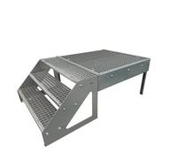 Scala per piedistallo di alta qualità, autoportante, 3 gradini, altezza 57 cm, con piedistallo 100 x 100 cm, senza ringhiera zincata/orientamento, scala anteriore (anteriore)