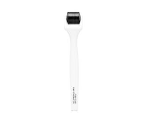 Scandinavian Biolabs Rullo Attivatore per Cuoio Capelluto | Il rullo medico da 0,5 mm favorisce un cuoio capelluto sano, capelli più folti e l'assorbimento del siero.