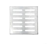 Scarico a pavimento estetico ma funzionale in acciaio inossidabile 304 con caratteristiche migliorate per una gestione efficiente dell'acqua (300 x 300 x 20 x 2 mm)