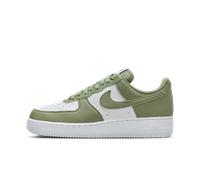 Nike Sportswear Sneaker bassa 'Air Force 1 '07 SE' oliva / bianco Donna Nike Sportswear 36,5