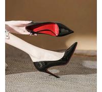 Scarpe con tacco per donna Stile: queste eleganti décolleté sono realizzate in pelle verniciata di alta qualità, che non solo è facile da pulire, ma colpisce anche per la sua lucentezza radiosa. La fo