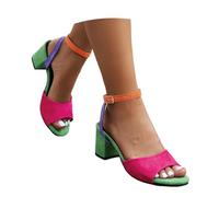 Scarpe estive da donna, comodi sandali con zeppa e design accattivante con dettagli metallici o sfumature di colore, scarpe estive alla moda che attirano l'attenzione per le donne sicure di sé