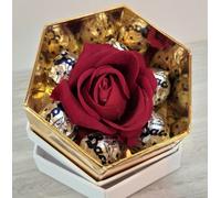 Scatola Baci Perugina ROSA Velluto Esagonale Cioccolatini Rose Idea Regalo