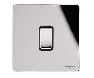 Schneider Electric - Presa Ultimate con interruttore, 16 AX, copri interruttore con finitura cromata lucida e inserti in contrasto, montaggio a incastro, colore: Grigio cromato/Nero