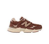 Scopri le nuove New Balance 9060 rain cloud , una fusione perfetta di stile e...