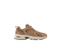 Scopri l'eleganza e il comfort senza pari con le New Balance 530Esa, un model...