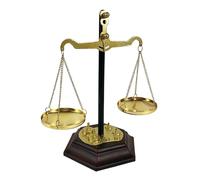 Scultura in scala di giustizia in metallo anticata per migliorare soggiorno e spazi di lavoro