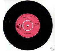 SEARCHERS - SEARCHERS -7"Single- Needles and Pins/Saturday Night Out (Pye Label,1964)
