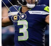Seattle Seahawks Russell Wilson Qb Four-Star 4- ⭐⭐⭐⭐ Oro Capitani Toppa + NFL