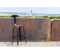 Sedia da bar con rivetti neri