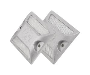 Segnalatore Riflettente per Passi Carrabili, 2 Pezzi in Alluminio | Cemento e Strada, Visibilità Aumentata, Installazione Rapida, Colore Argento, 10x10x5,5cm
