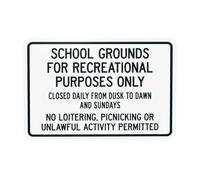 Segnale di avvertimento School Grounds For Recreational Purposes Only Closed Daily From Dusk To Dawn And Sunays, Segnale di avvertimento per la sicurezza della proprietà scolastica per la sicurezza