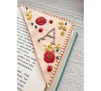 Segnalibro ad angolo ricamato a mano con 26 lettere, Segnalibro con lettera ad angolo in feltro cucito a mano personalizzato, Segnalibro a triangolo in feltro con fiore carino ( Color : Fall , Size :