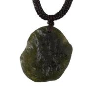 SEKDAQ Moldavite Aerolitesl Cristallo, Ciondolo In Pietra Ciondoli In Meteorite Ceca Pendenti Con Pietre Preziose Ruvide Collana Con Corda Apotropaica （verde, Forma Irregolare）