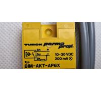 Sensore di campo magnetico Turck BIM-AKT-AP6X - Uscita PNP, 10-30 V DC, IP67